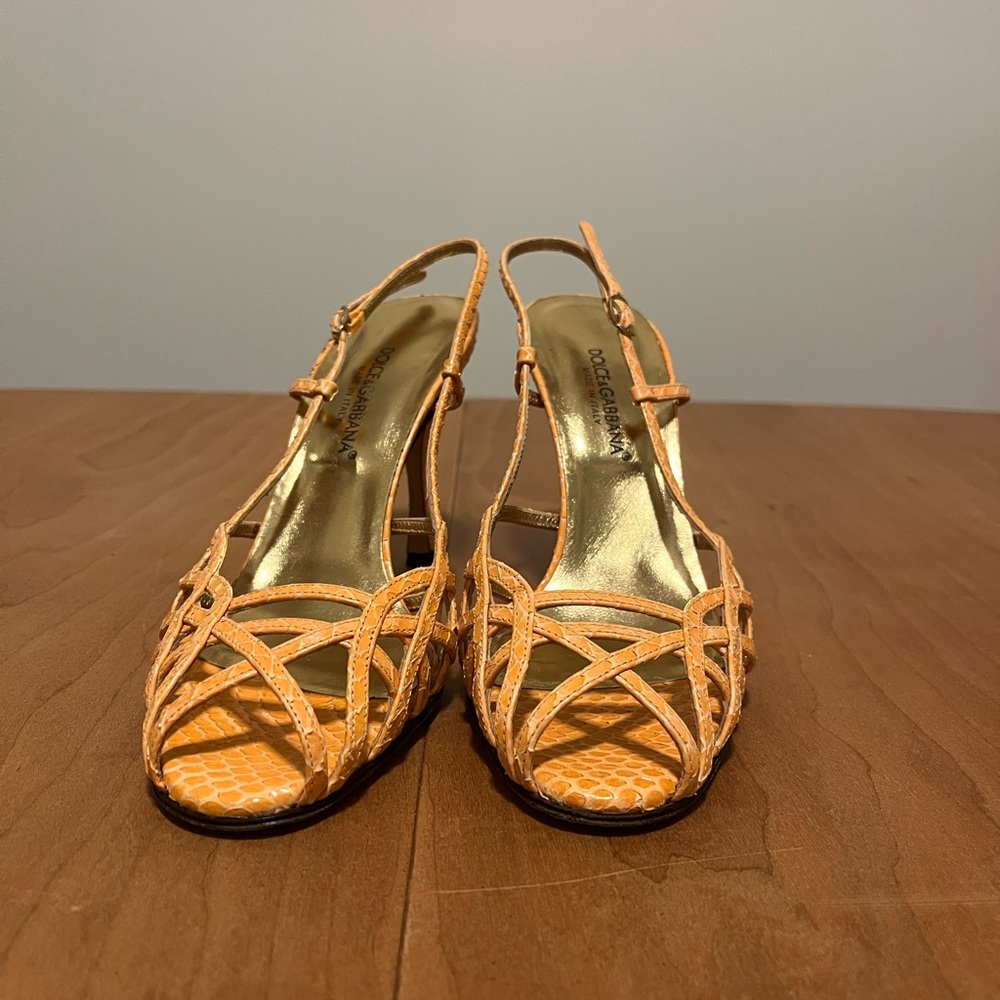 Dolce & Gabbana pale orange snakeskin strapped sandal sz 37.5